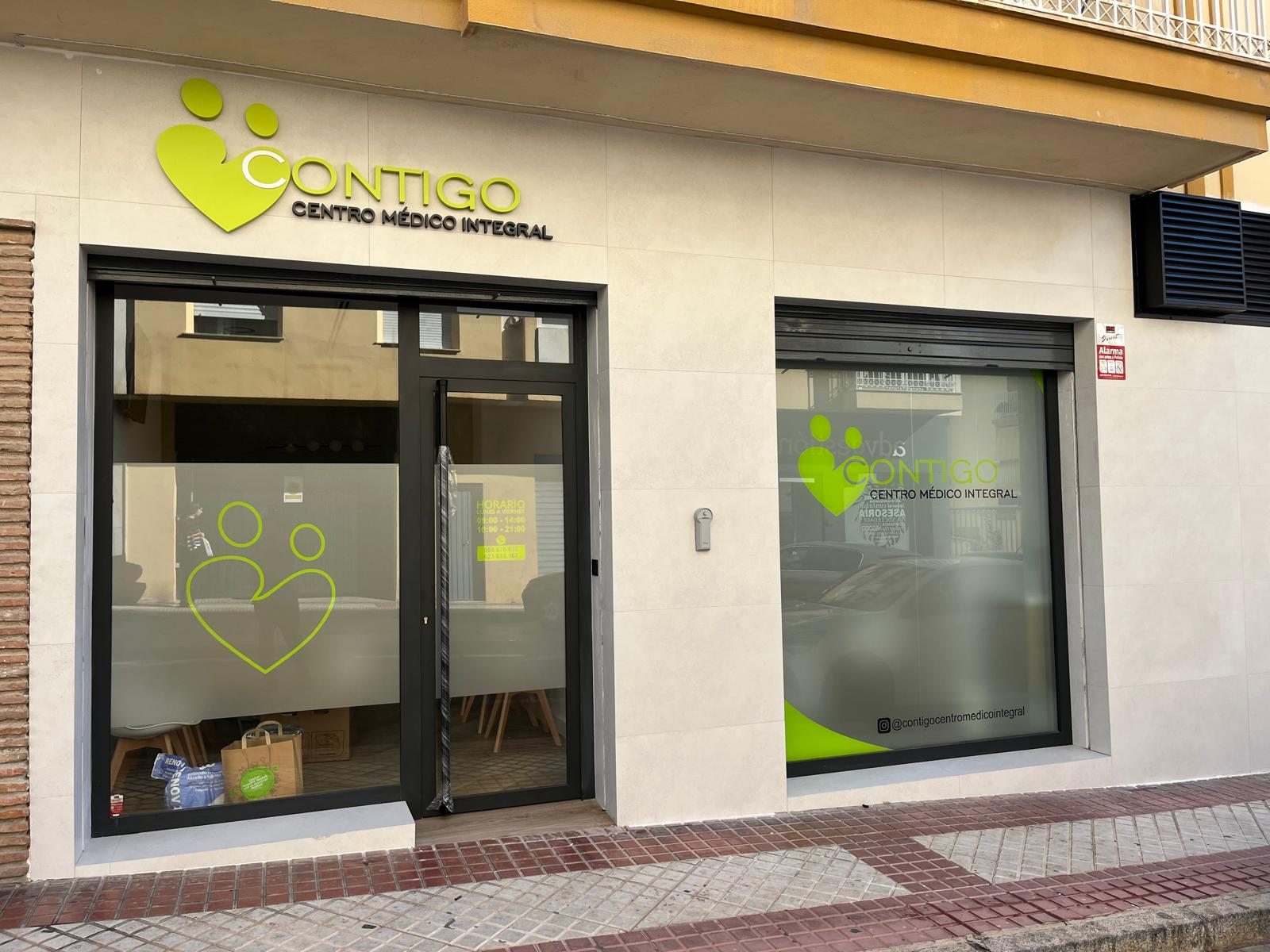 Fachada del centro Contigo en Motril